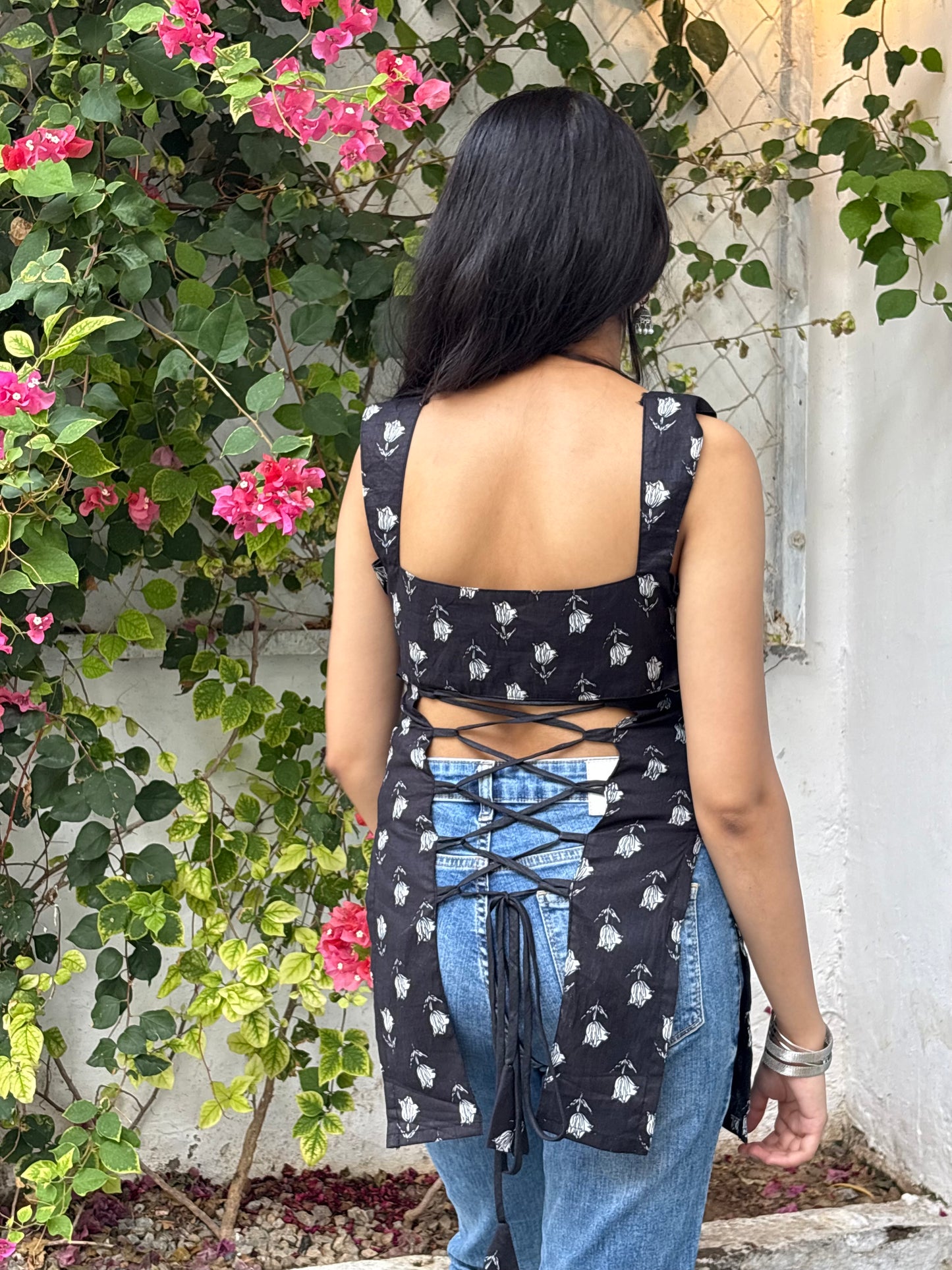 VEDA - BACKLESS KURTI