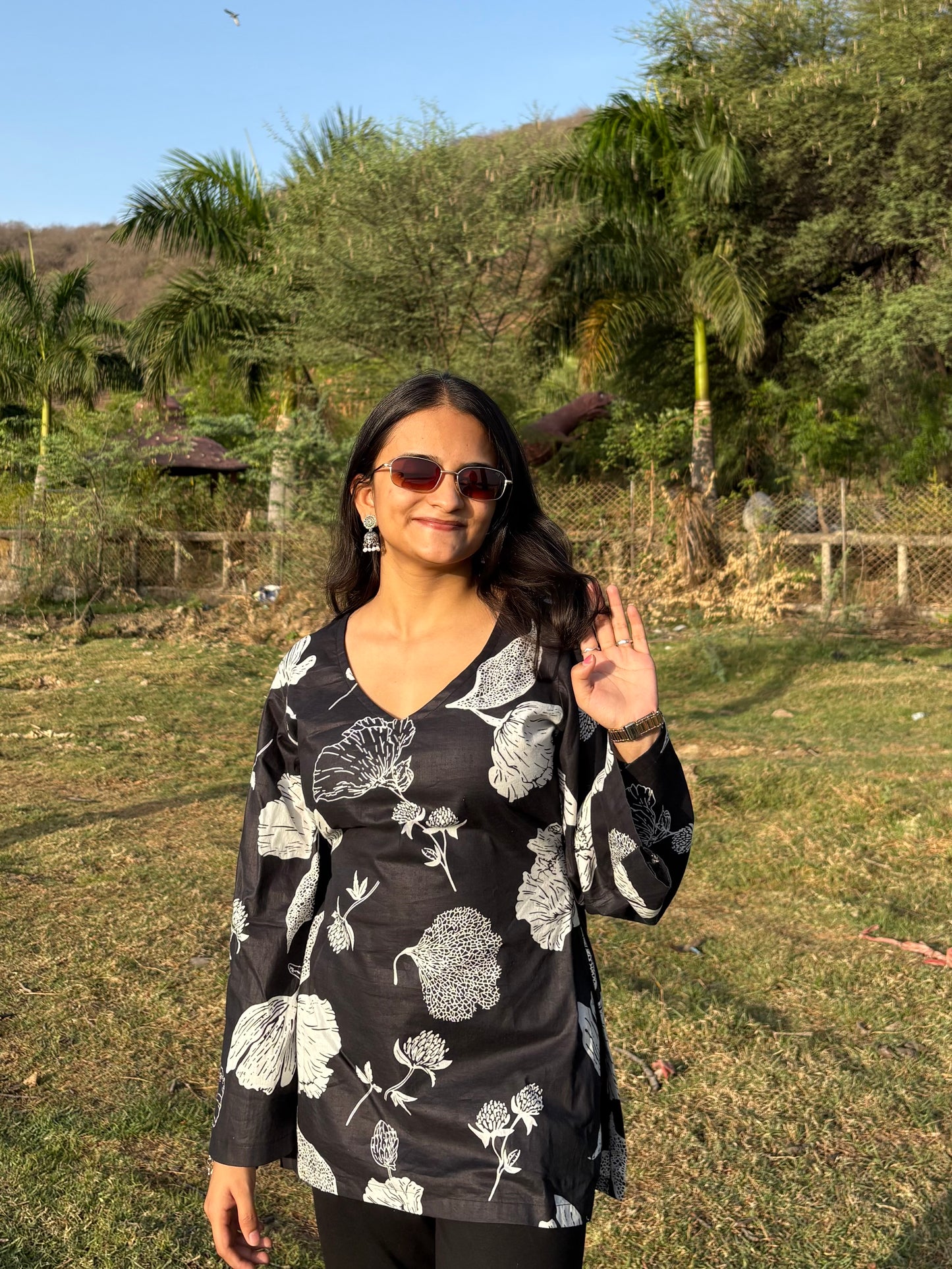 TARA - BLACK BELL SLEEVE KURTI