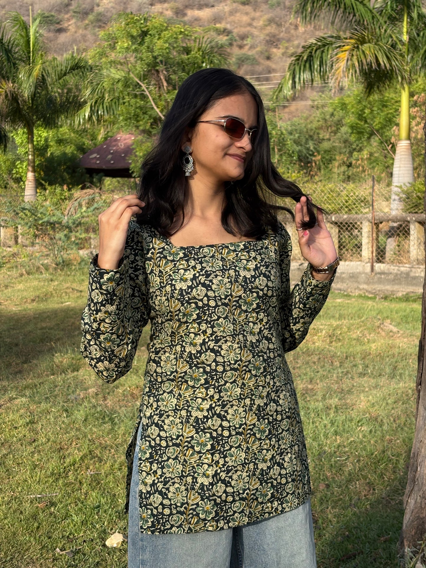 ARYA - CORSET BACK FULL SLEEVE KURTI