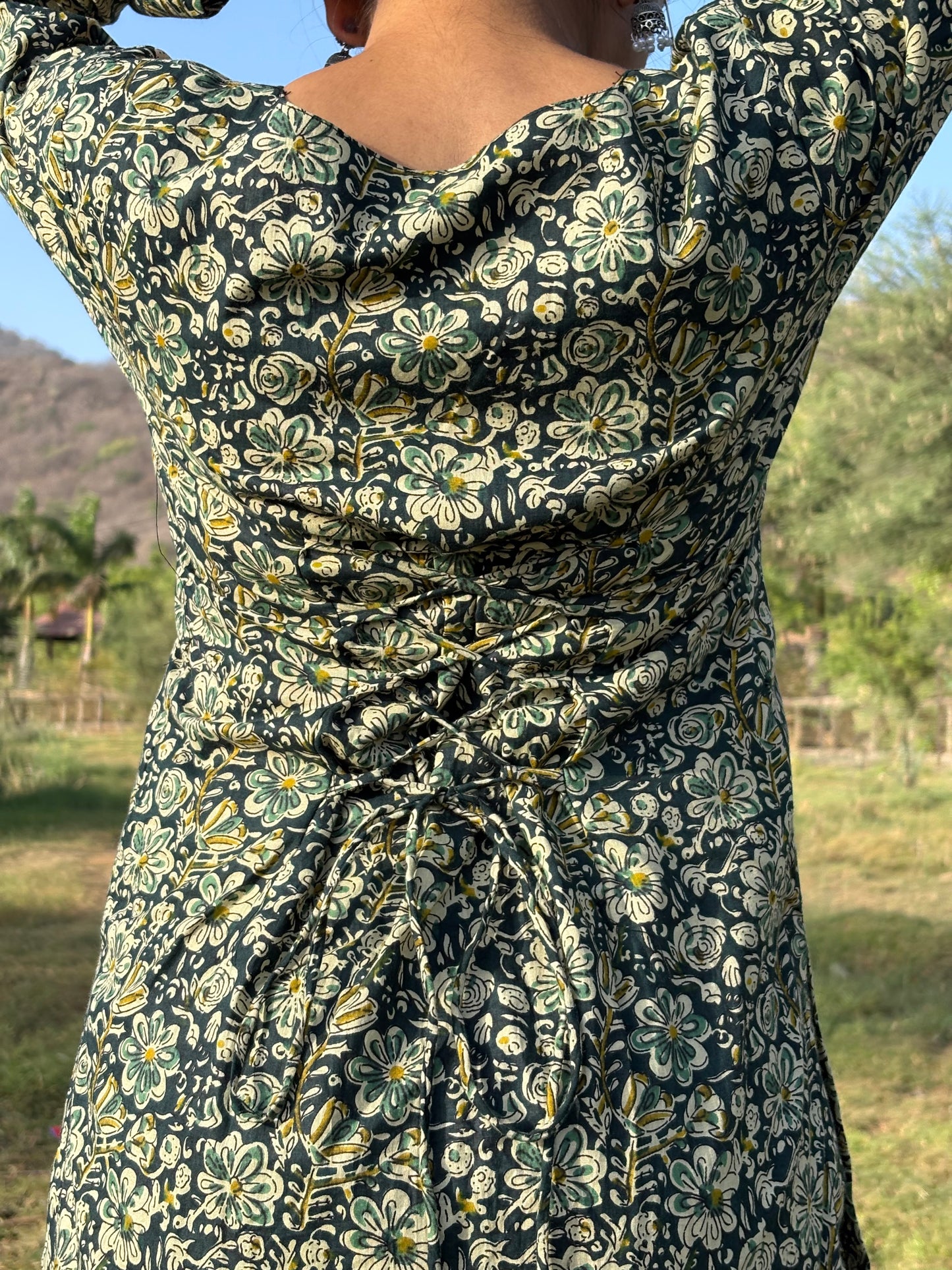 ARYA - CORSET BACK FULL SLEEVE KURTI