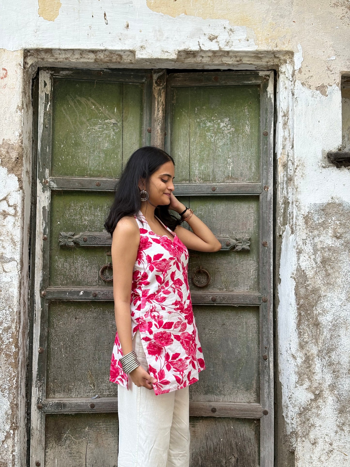INAYA - HALTER NECK BACKLESS KURTI