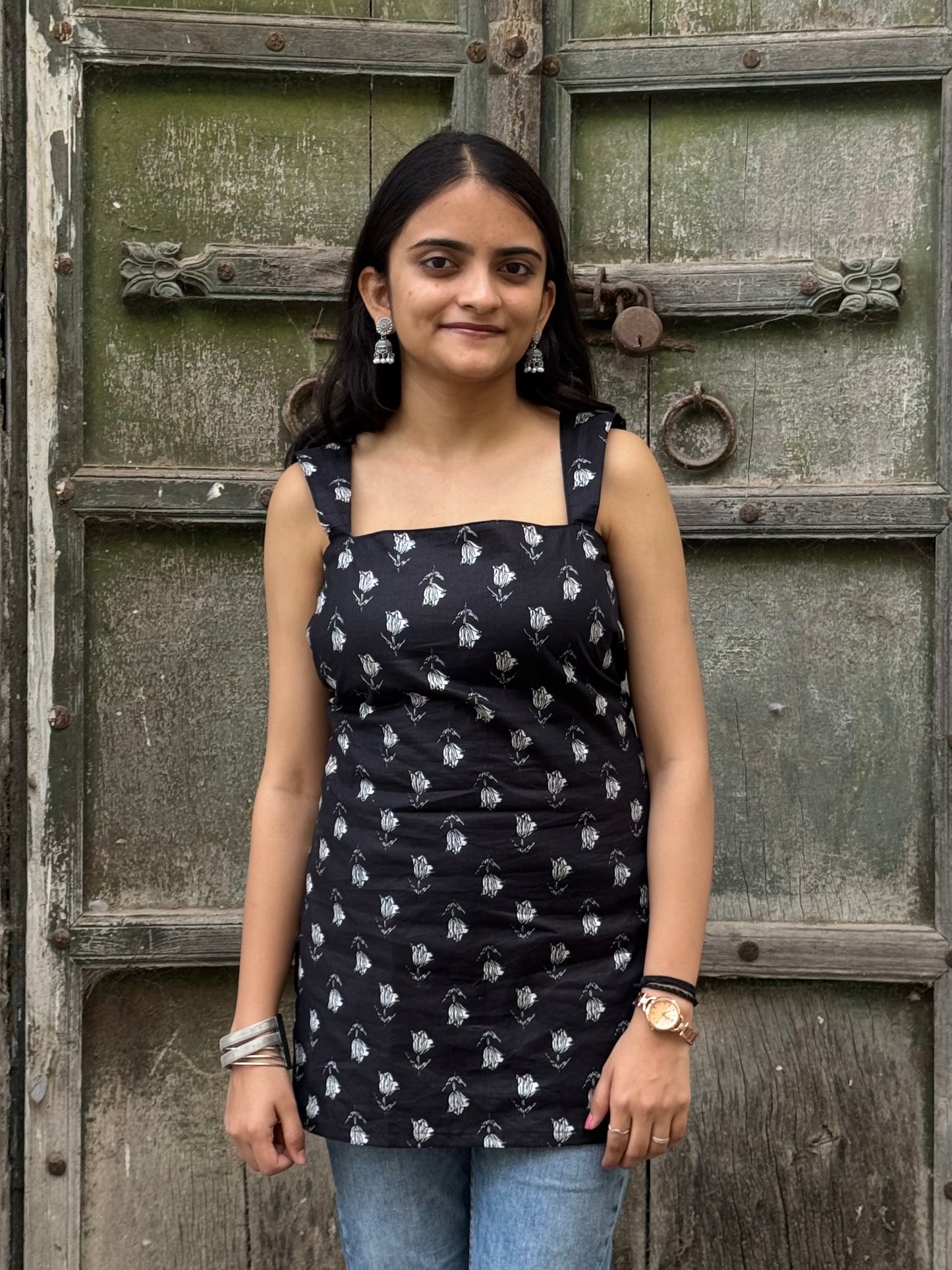 VEDA - BACKLESS KURTI