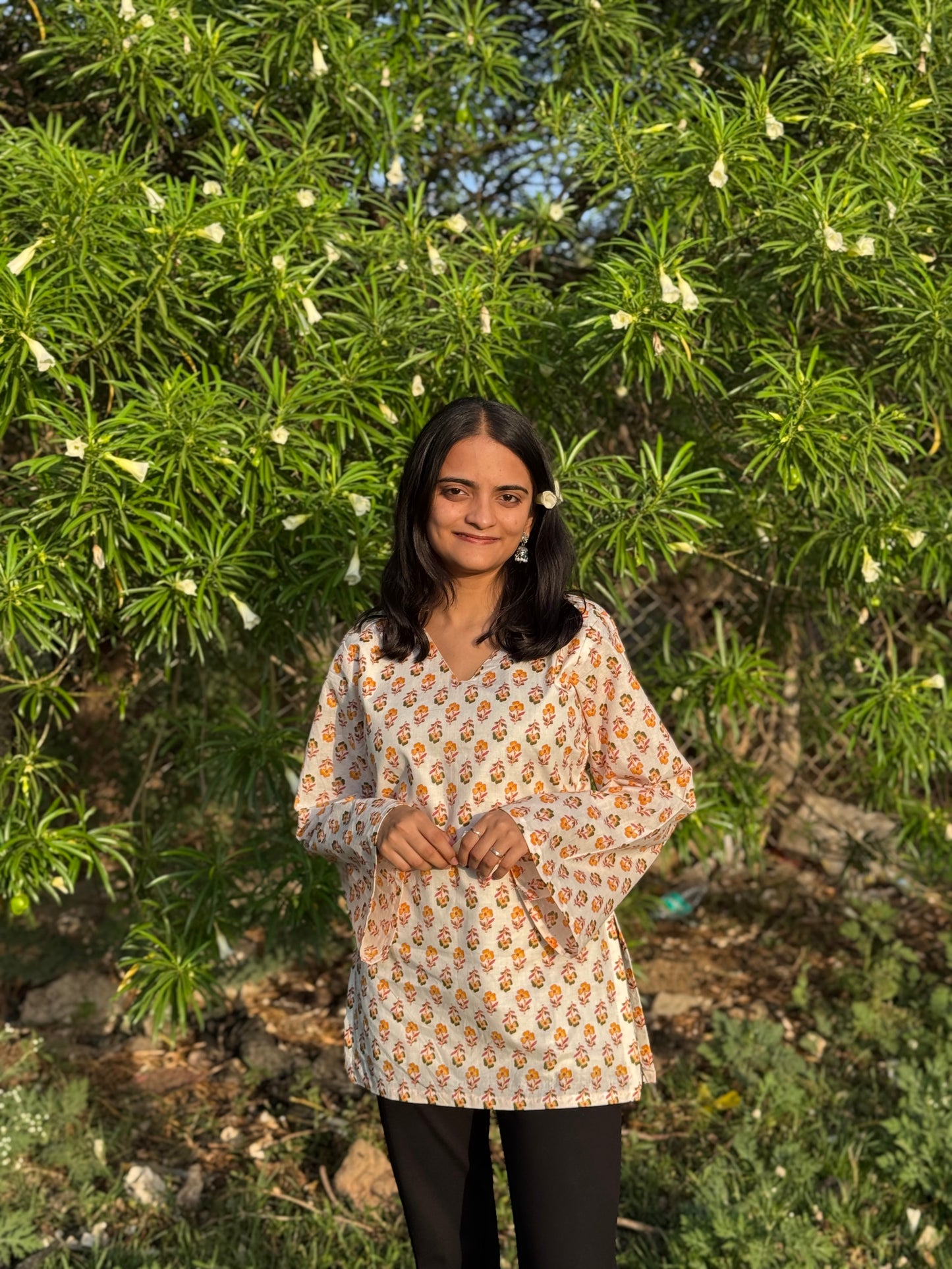 MEERA - COLLARED V-NECK KURTI